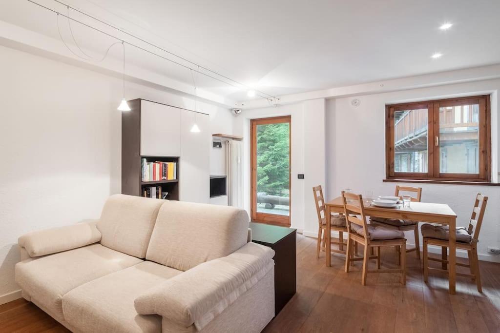 10 Min. Da Courmayeur Elegante Appartamento Pré-Saint-Didier Exteriér fotografie